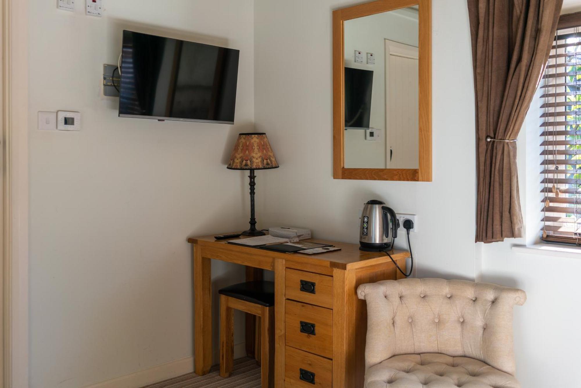 The Royal Oak Inn 5*